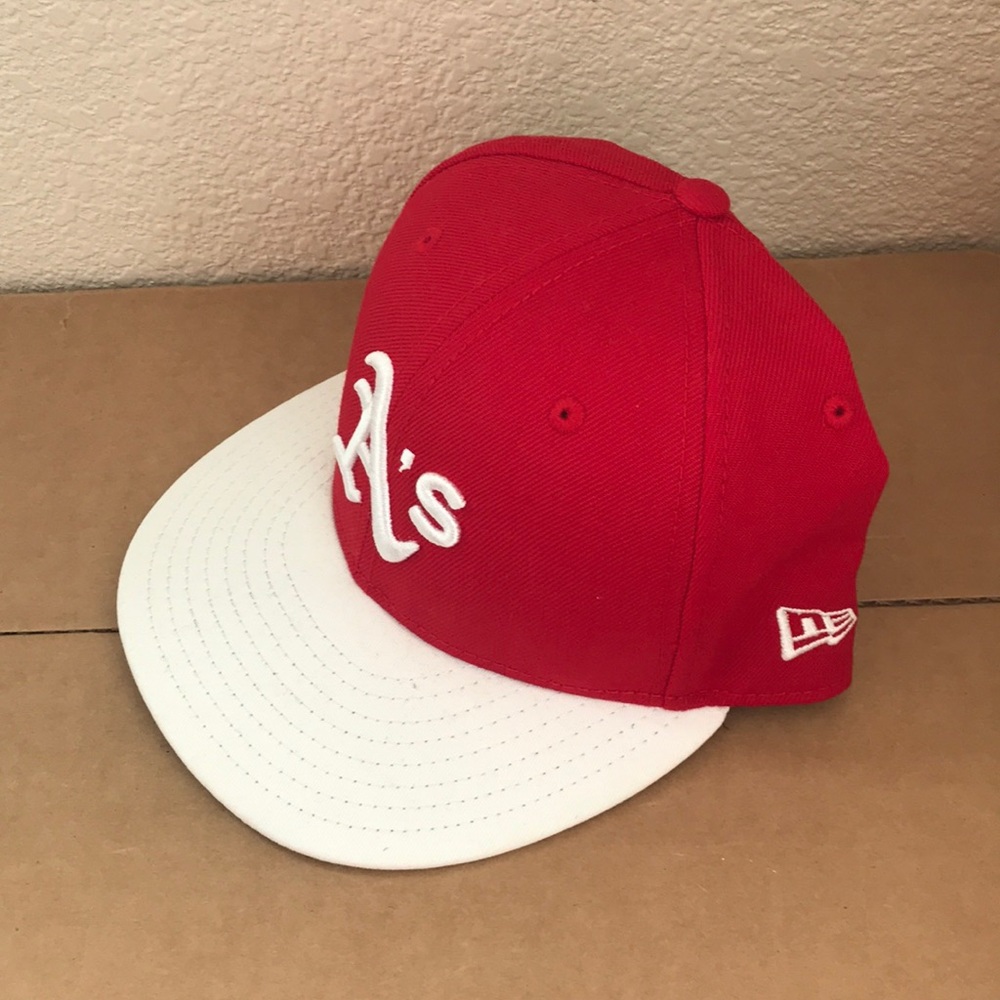 A’s hat red and white - Picture 2 of 4